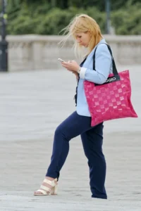 Samsung Galaxy Z Flip 7 inner screen bubbles and dents protector issue