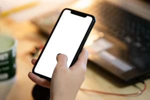 Samsung Galaxy Z Fold 7 crease getting worse and foldable display stress issue